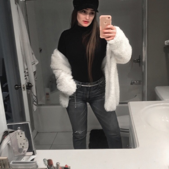 Meet your Posher, Kat! - Picture 6 of 7